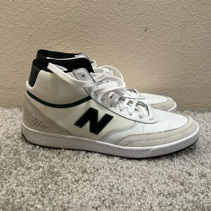LIKE NEW - New Balance Numeric 440: NO BOX